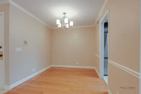 585 Williamsburg Court Wheeling IL 60090