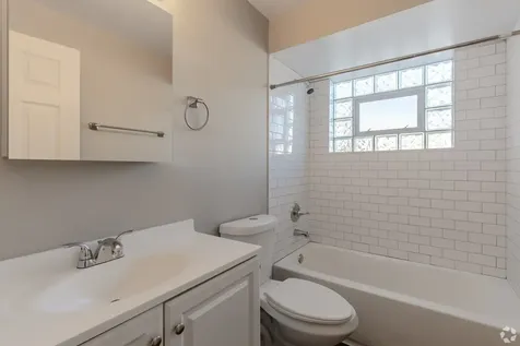 8528 West Gregory Street Chicago IL 60656