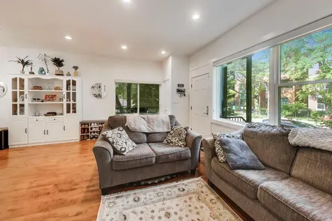 1758 West Pierce Avenue Chicago IL 60622