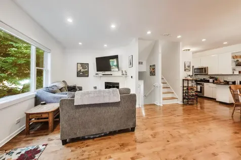 1758 West Pierce Avenue Chicago IL 60622
