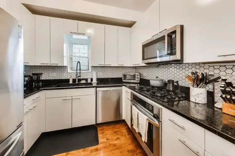 1758 West Pierce Avenue Chicago IL 60622