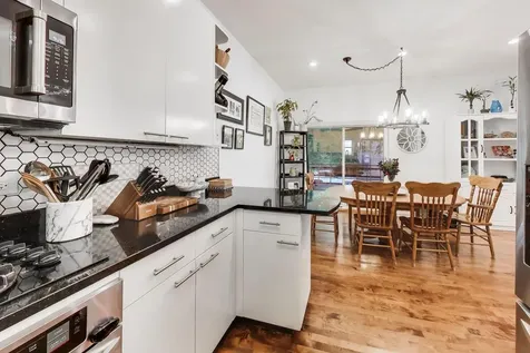 1758 West Pierce Avenue Chicago IL 60622
