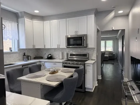 2233 Clinton Avenue Berwyn IL 60402
