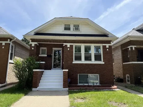 2233 Clinton Avenue Berwyn IL 60402