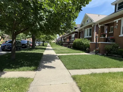 2233 Clinton Avenue Berwyn IL 60402