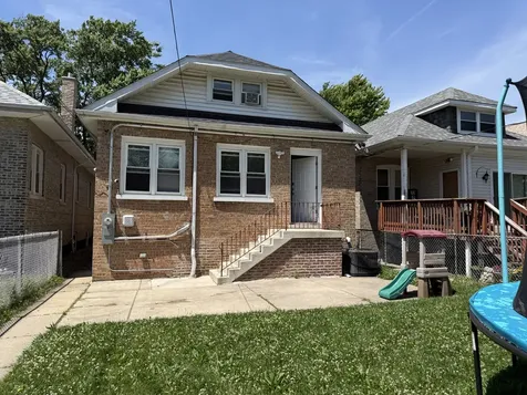 2233 Clinton Avenue Berwyn IL 60402
