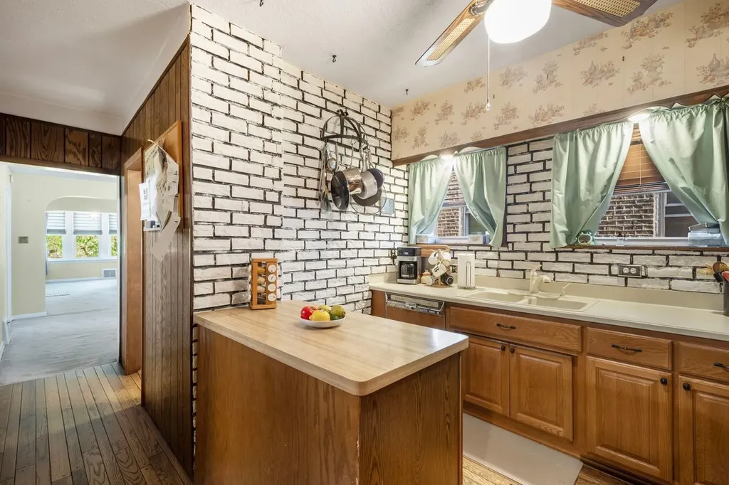 5040 North Lawndale Avenue Chicago IL 60625
