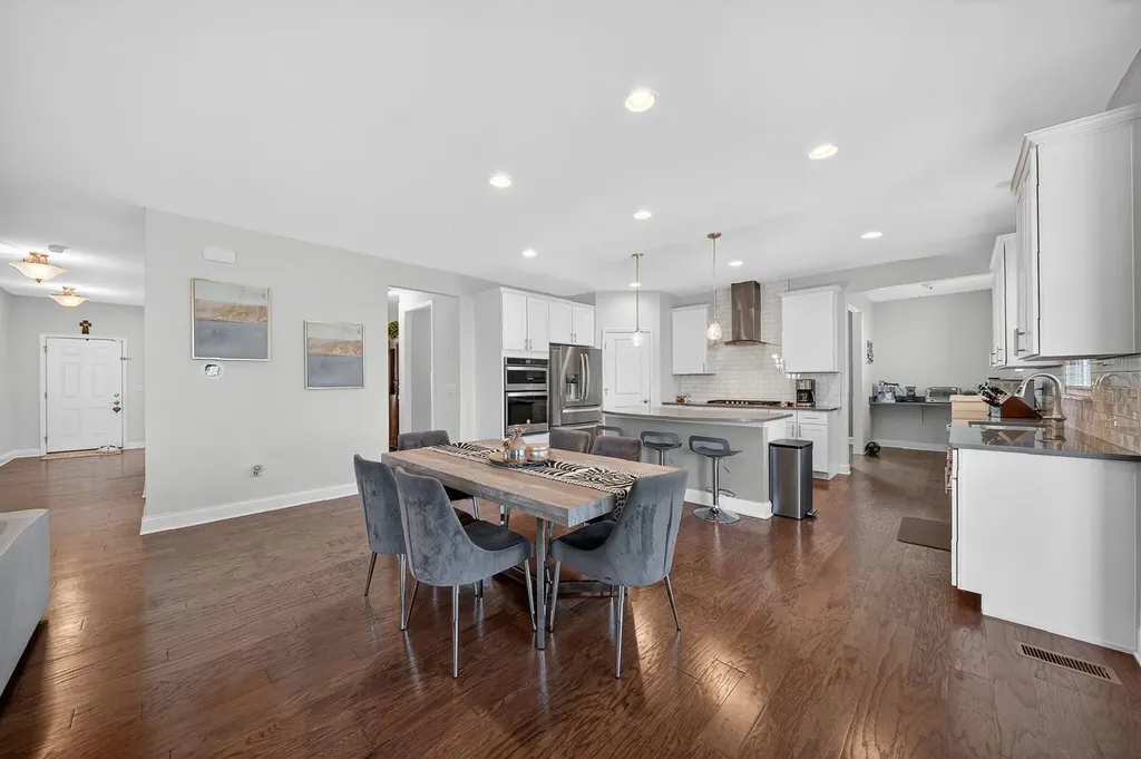 4319 Plantree Road Naperville IL 60564