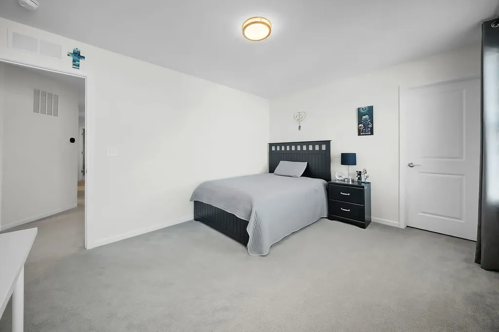 4319 Plantree Road Naperville IL 60564