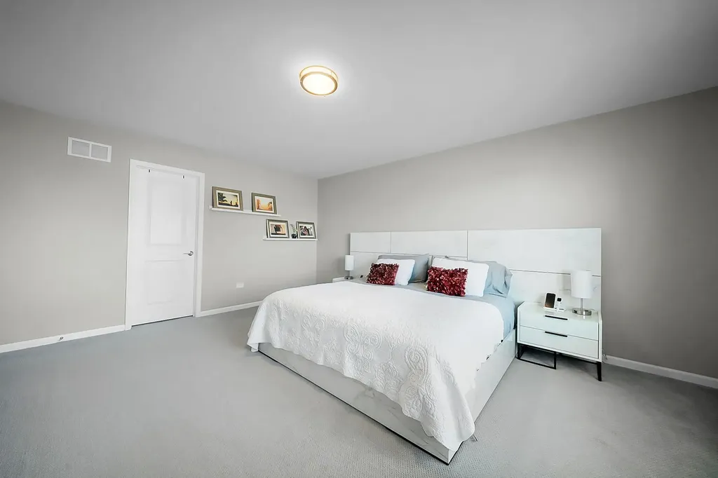 4319 Plantree Road Naperville IL 60564