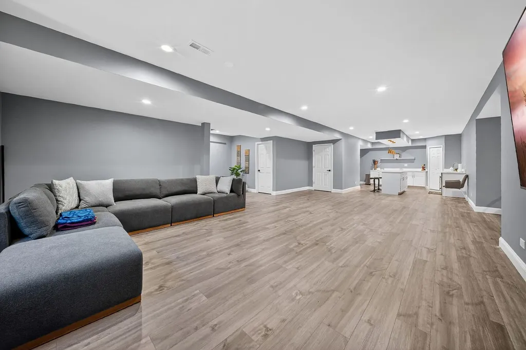 4319 Plantree Road Naperville IL 60564