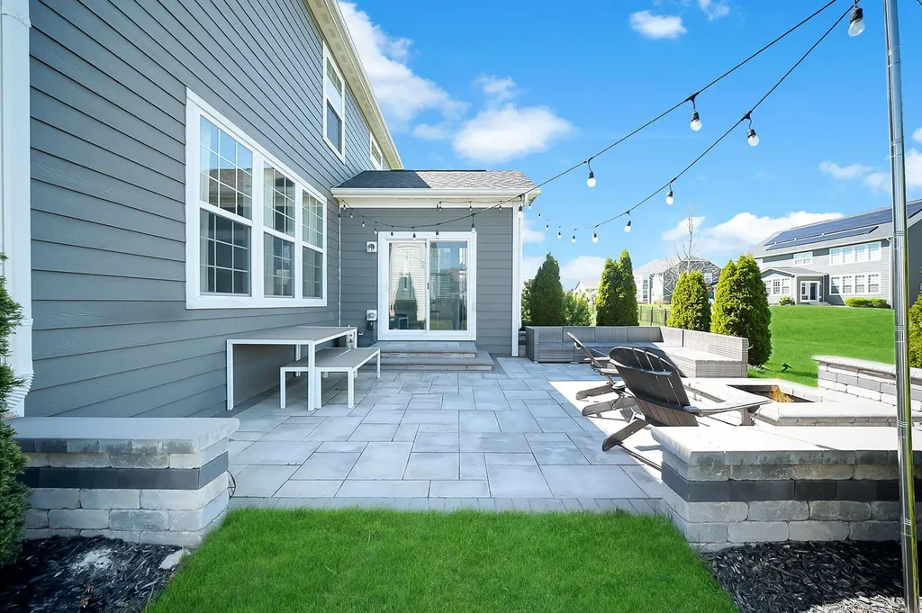 4319 Plantree Road Naperville IL 60564