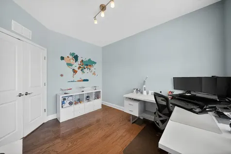4319 Plantree Road Naperville IL 60564