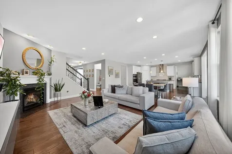 4319 Plantree Road Naperville IL 60564