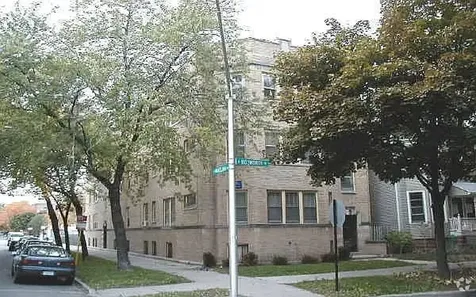 1542 West Waveland Avenue Chicago IL 60613