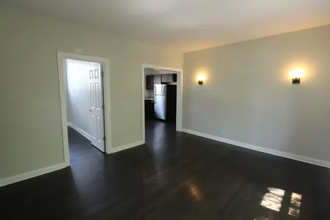 1542 West Waveland Avenue Chicago IL 60613