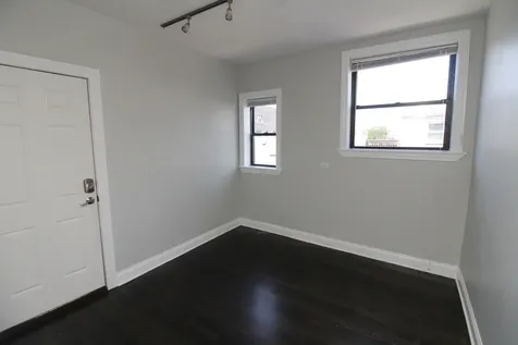 1542 West Waveland Avenue Chicago IL 60613