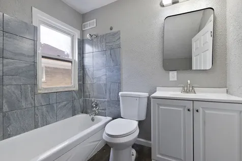 1322 Garrison Avenue Rockford IL 61103
