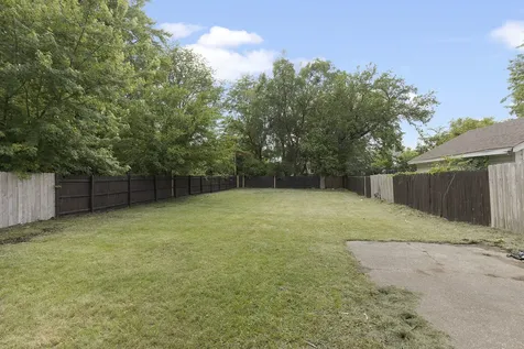 1322 Garrison Avenue Rockford IL 61103