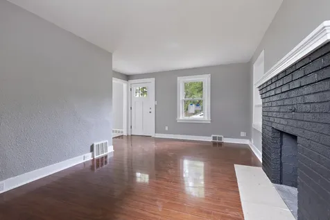 1322 Garrison Avenue Rockford IL 61103