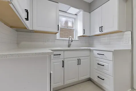 1322 Garrison Avenue Rockford IL 61103