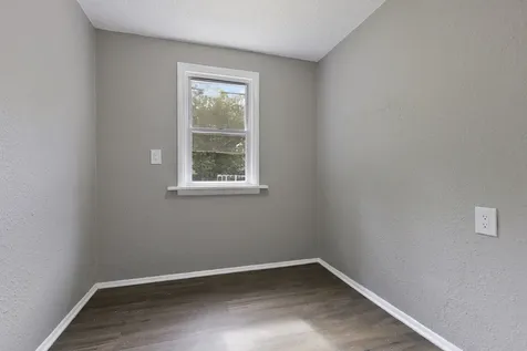 1322 Garrison Avenue Rockford IL 61103