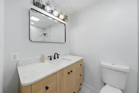 2772 East 75th Street Chicago IL 60649