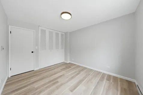 2772 East 75th Street Chicago IL 60649
