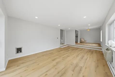 2772 East 75th Street Chicago IL 60649