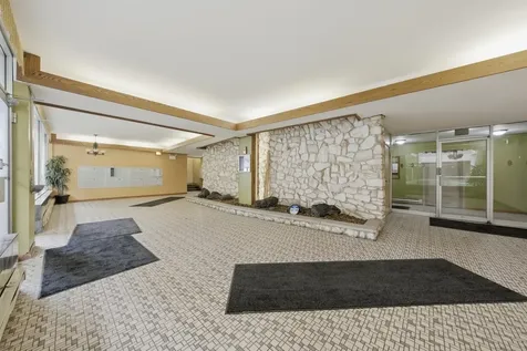 2772 East 75th Street Chicago IL 60649