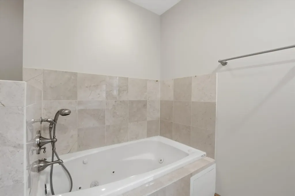 1825 South Fairview Avenue Park Ridge IL 60068