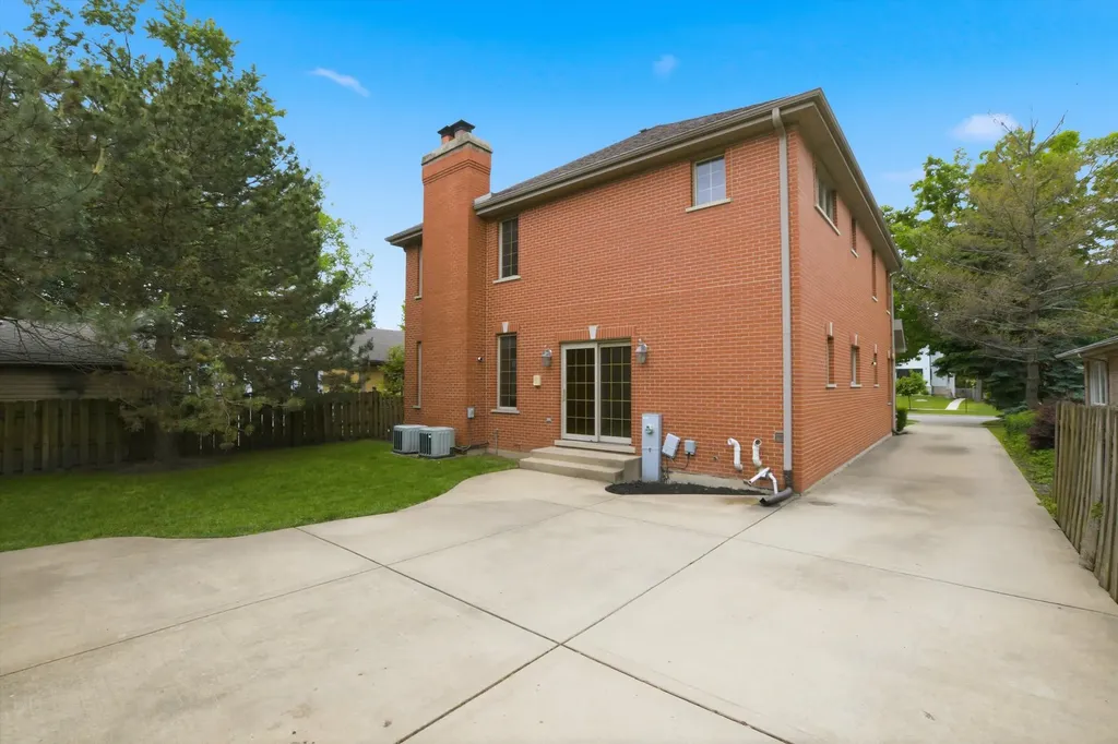 1825 South Fairview Avenue Park Ridge IL 60068