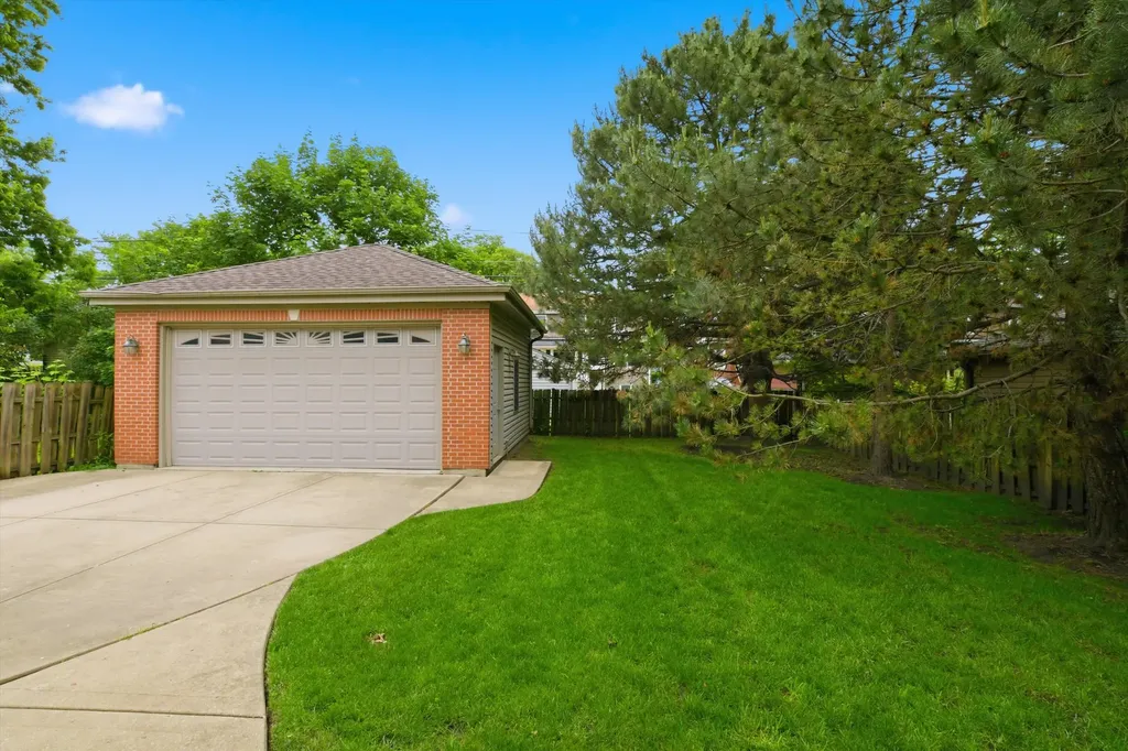 1825 South Fairview Avenue Park Ridge IL 60068