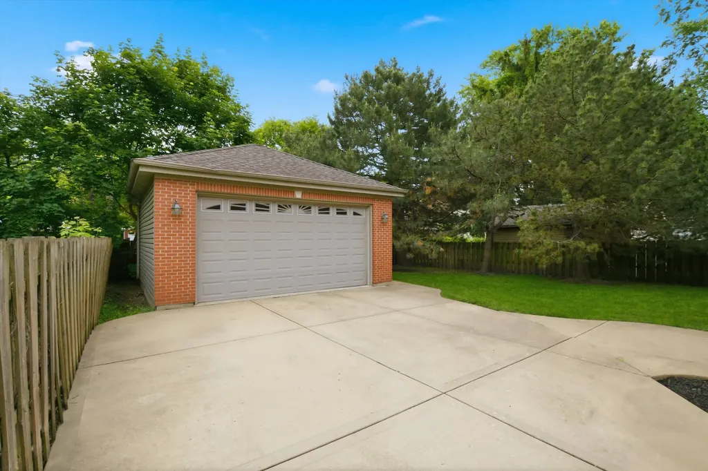 1825 South Fairview Avenue Park Ridge IL 60068