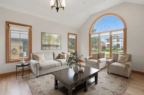 1825 South Fairview Avenue Park Ridge IL 60068