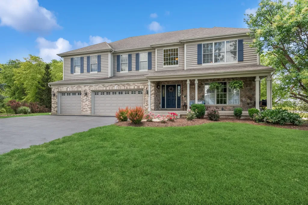 12 Covington Court Algonquin IL 60102