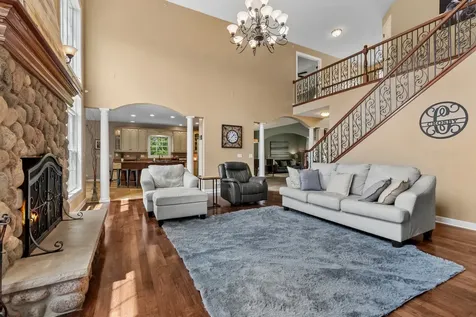 12 Covington Court Algonquin IL 60102