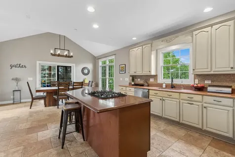 12 Covington Court Algonquin IL 60102