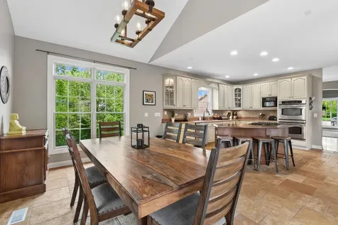 12 Covington Court Algonquin IL 60102