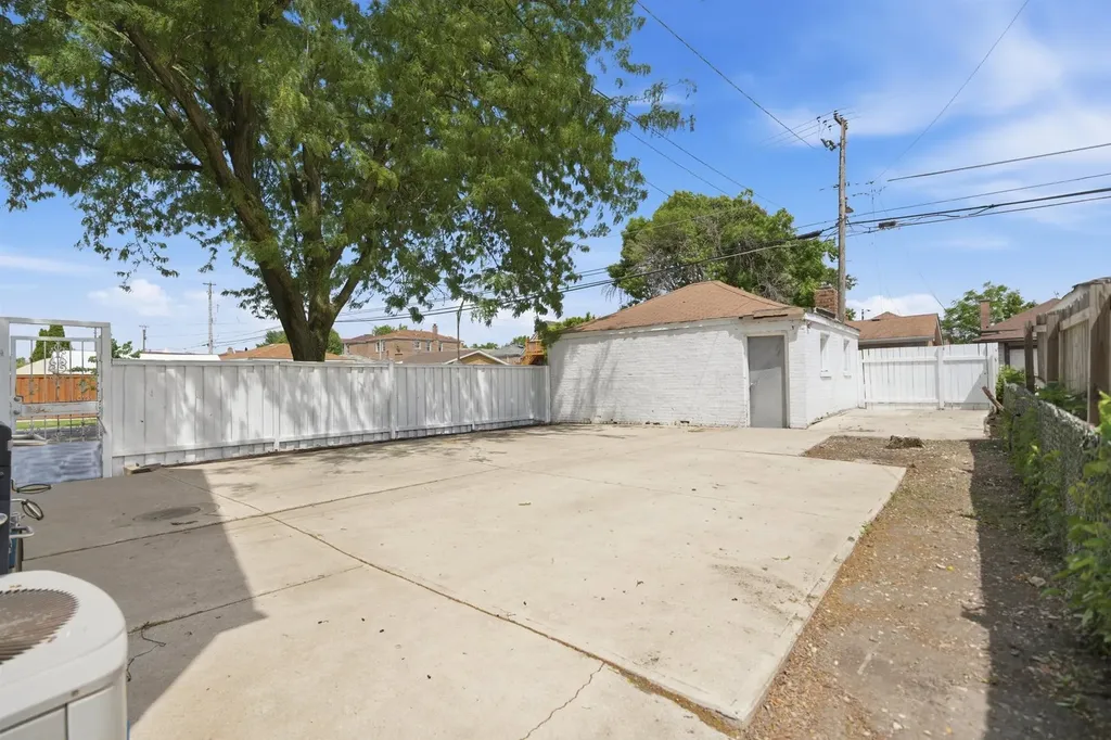 3858 West 59th Place Chicago IL 60629
