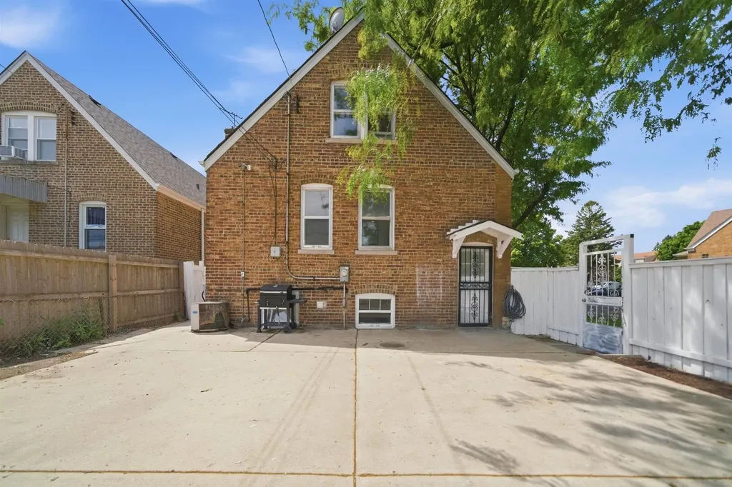 3858 West 59th Place Chicago IL 60629