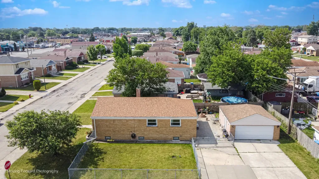 8128 South Komensky Avenue Chicago IL 60652