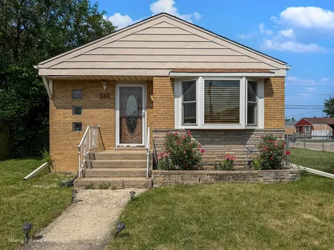 8128 South Komensky Avenue Chicago IL 60652