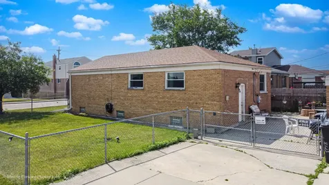 8128 South Komensky Avenue Chicago IL 60652