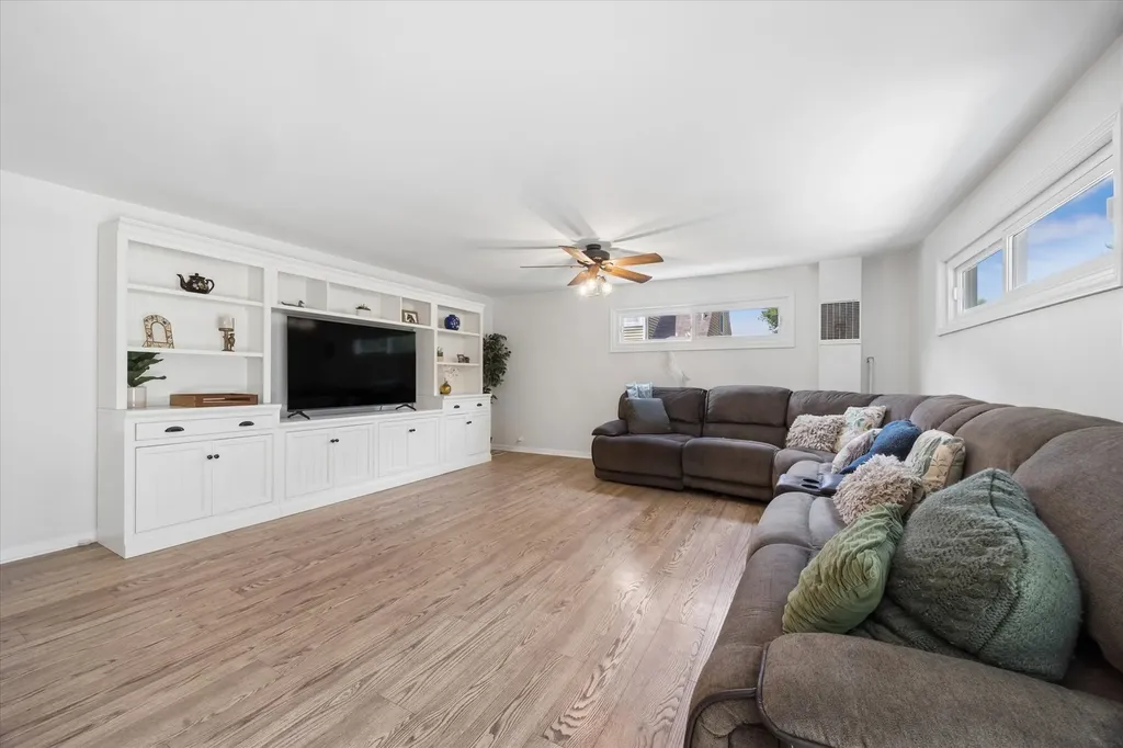 116 West Park Drive Lombard IL 60148