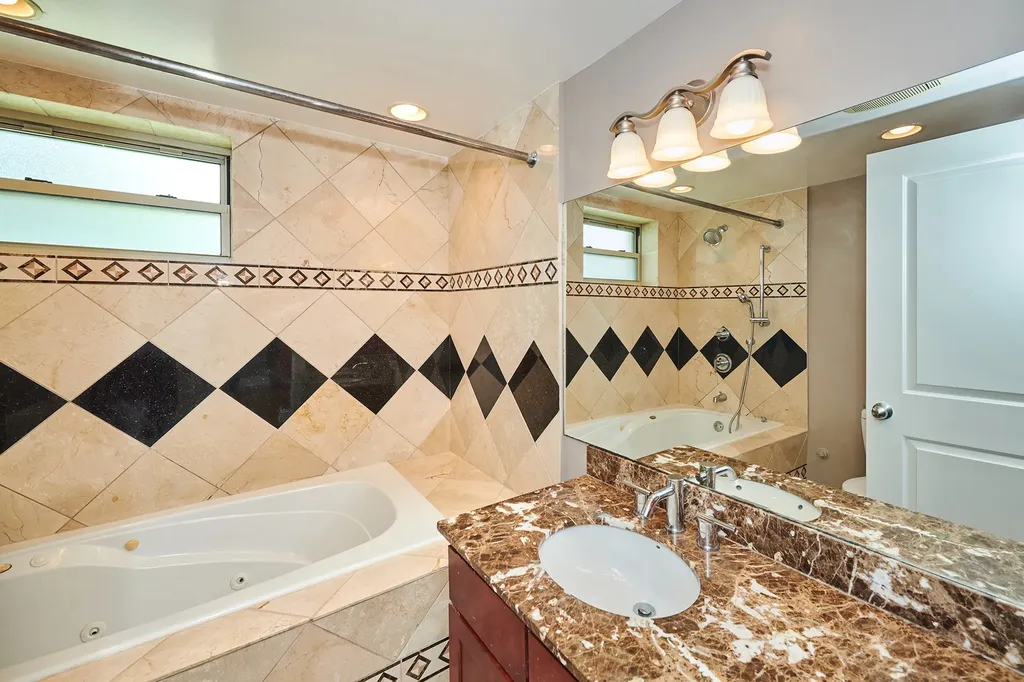 2205 West Highland Avenue Chicago IL 60659