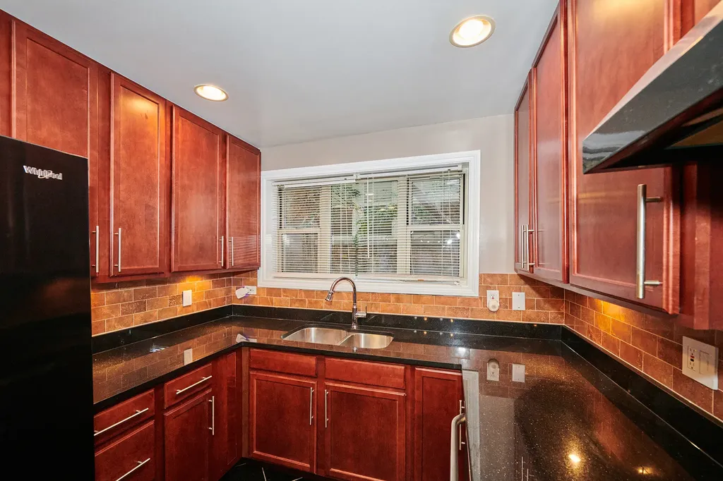 2205 West Highland Avenue Chicago IL 60659