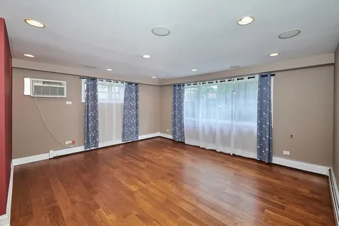 2205 West Highland Avenue Chicago IL 60659