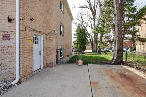 8805 Dee Road Des Plaines IL 60016