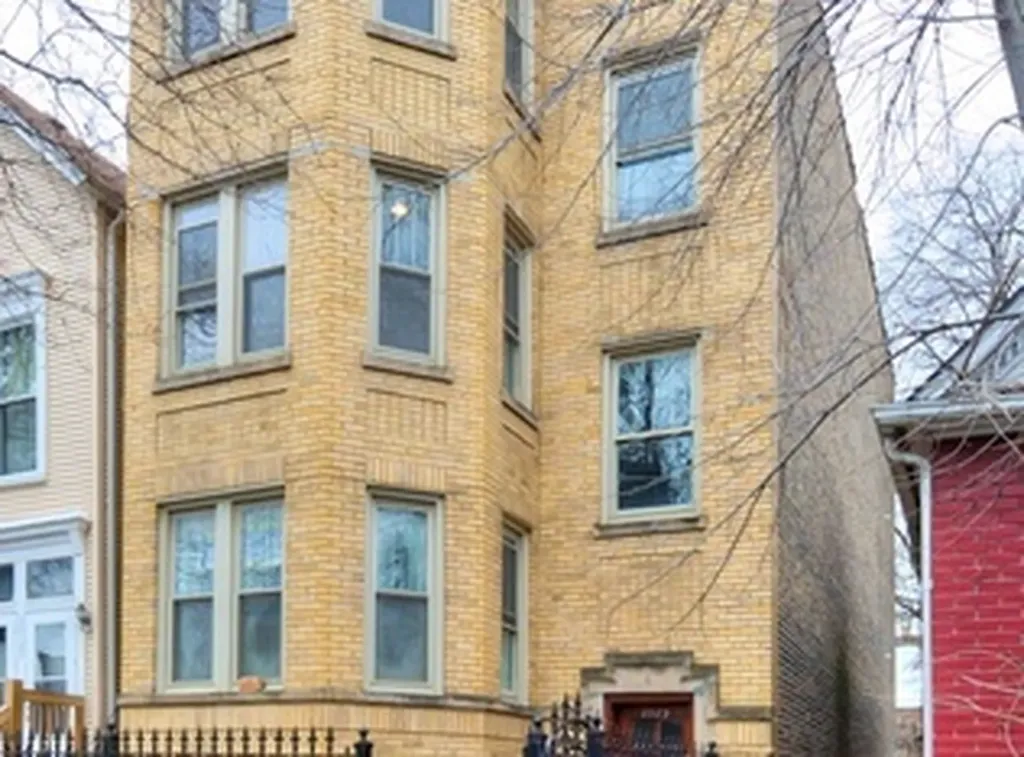 2329 West Barry Avenue Chicago IL 60618